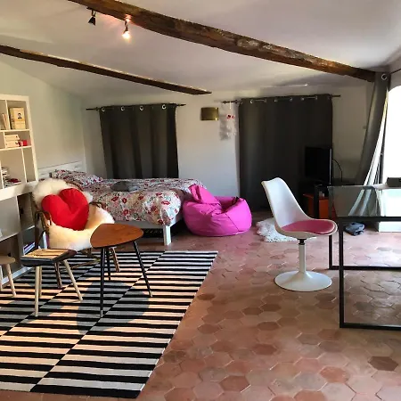 住宿加早餐酒店 La Margeride Vic-le-Comte